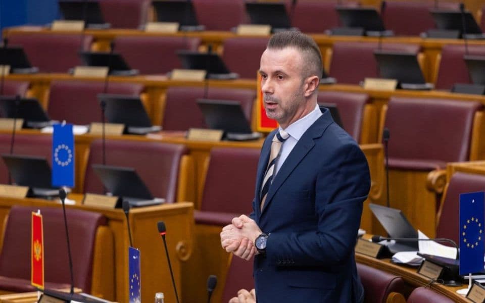 Bogdanović objavio treći spisak imena dobitnika državnih stanova i kredita