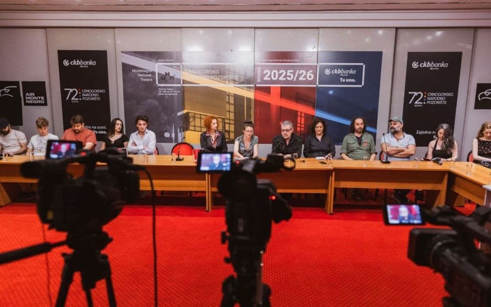 Savremeno živo štivo, bez obzira na pet vjekova