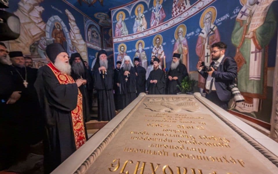 Arhimandrit Jefrem: Kanonizovati Amfilohija, on je sveti čovjek