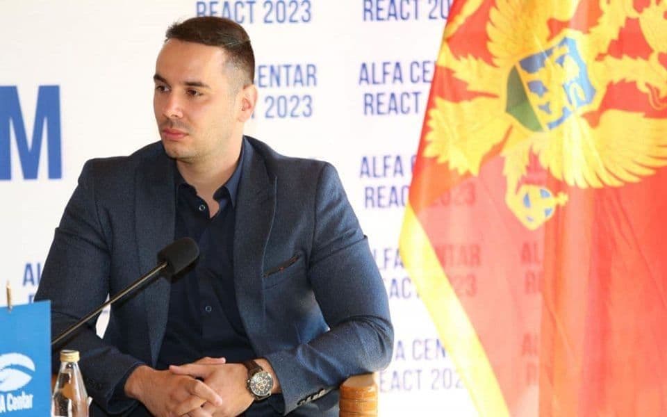 Perović: Teško je razlikovati poteze motivisane ideologijom, partijskim interesom ili širim regionalnim uticajima