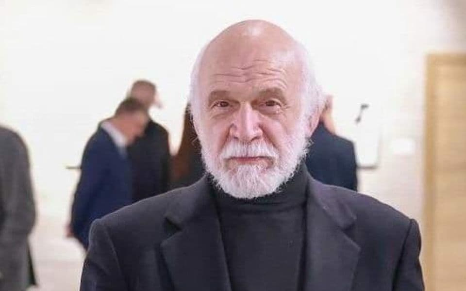 Biće koje je izgorjelo unutar vlastitog mita