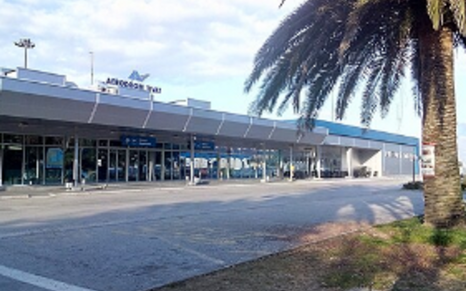 Uhapšen Cetinjanin koji je lomio stakla na Terminalu 1 Aerodroma Tivat