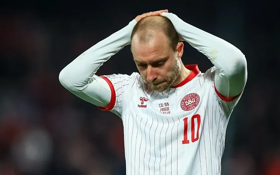 Kristian Eriksen se ponovo srušio na terenu, Danci potvrdili