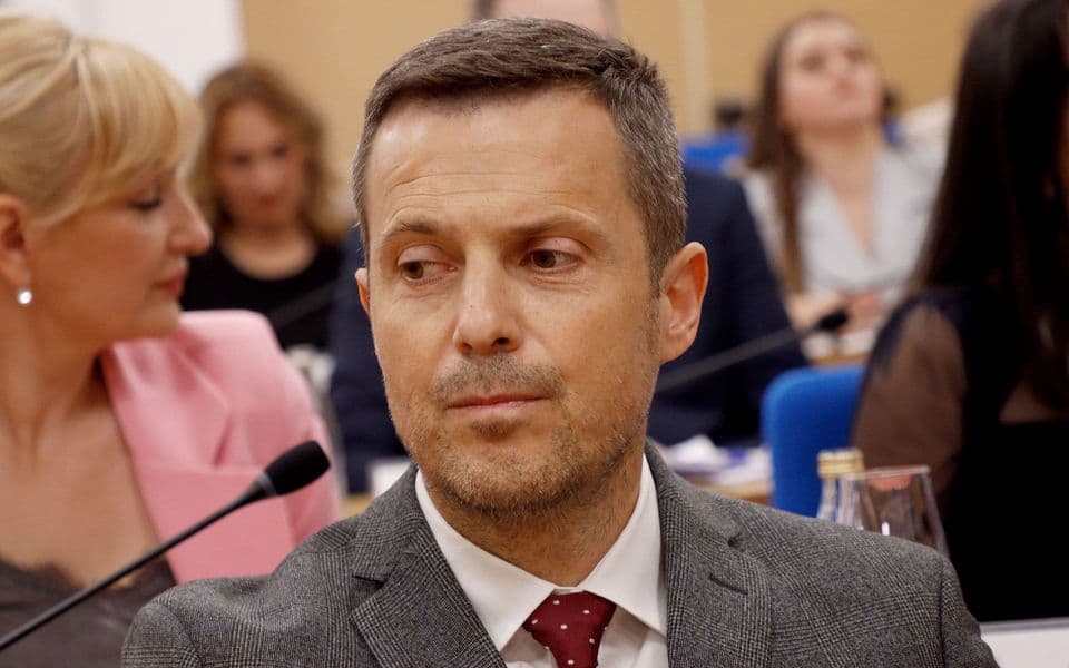 Tri moguća scenarija, opozicija želi ostavku Saše Mujovića, a status quo najrealnija opcija