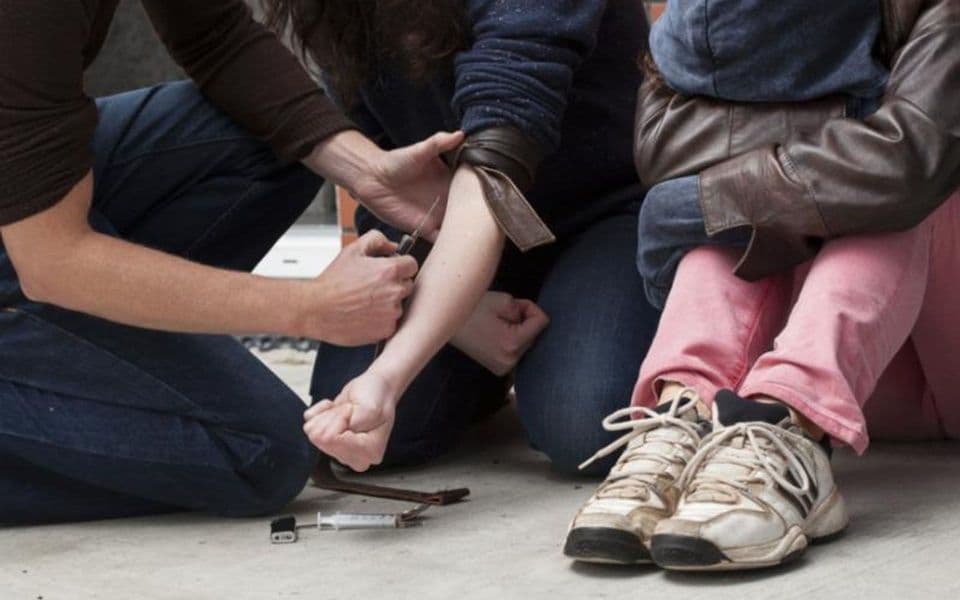 Raspopović: Mladi sve lakše i sve ranije do droge, a državne planske prevencije nema