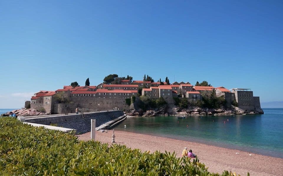 Aman i Adriatic properties: Režim prolaza stazama iza Kraljičine plaže crtao je Blažo Rađenović