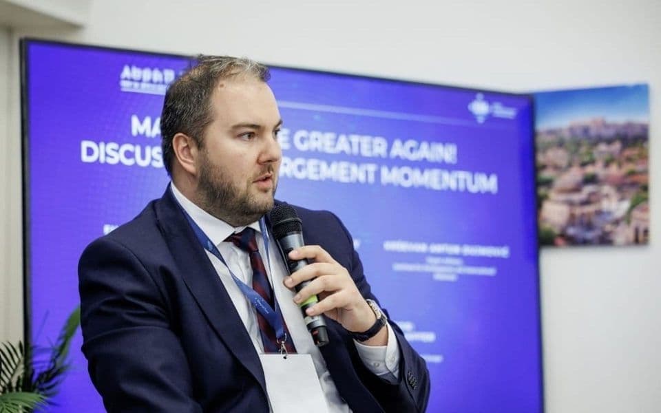 Kandić: Perić da objavi dokaze za tvrdnje o botovima - imena, prezimena i iznose