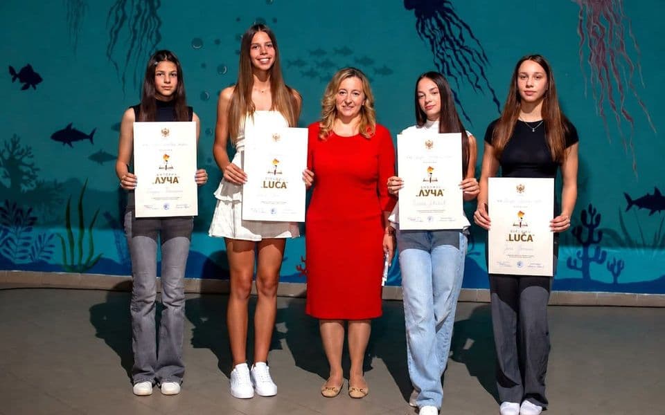 U cijeloj školi samo četiri ,,Luče“