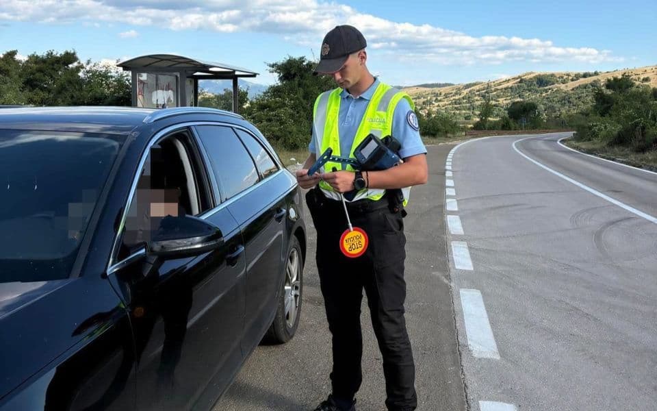 Bar: Tokom praznika sankcionisano 76 vozača, uhapšeno 20 osoba