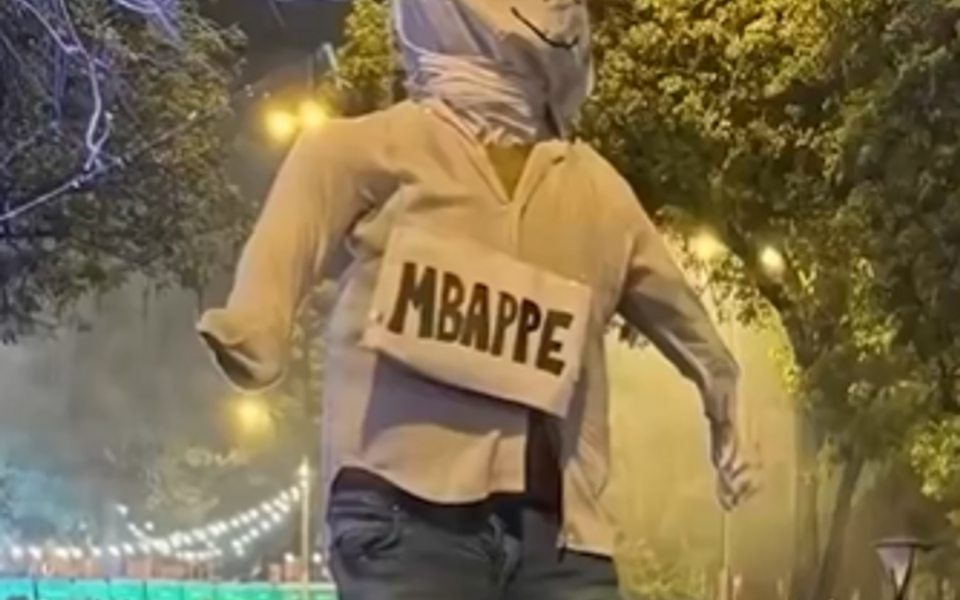 (VIDEO) Paragvajci spalili lutku Kilijana Mbapea nakon ispadanja sa Svjetskog prvenstva