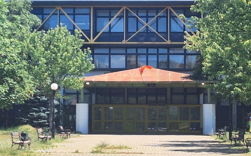 U pekare, vodoinstalatere, pa ni konobare niko neće