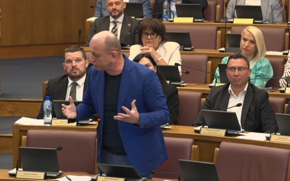 (VIDEO) Knežević najavio 'političku nuklearnu bombu': Tvrdi da će srušiti Vladu Crne Gore