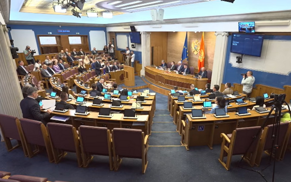 Spajić odgovara na pitanja poslanika