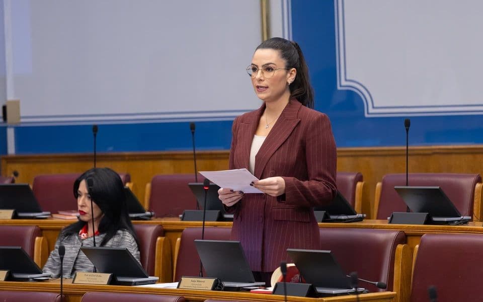 Popović: Nastavite tako i od građana ćete dobiti besplatnu kartu za put u opoziciju