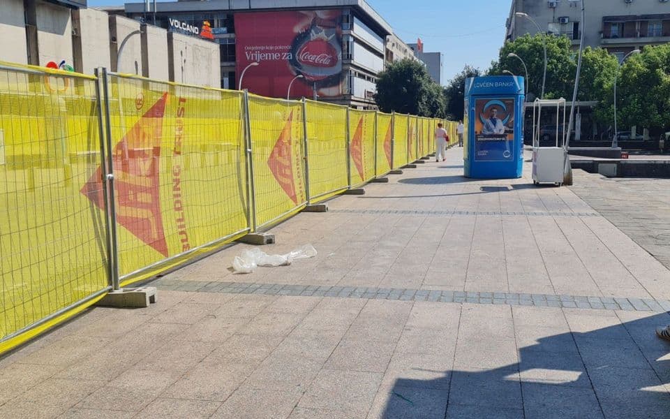 Trg nezavisnosti blokiran u naredna četiri mjeseca