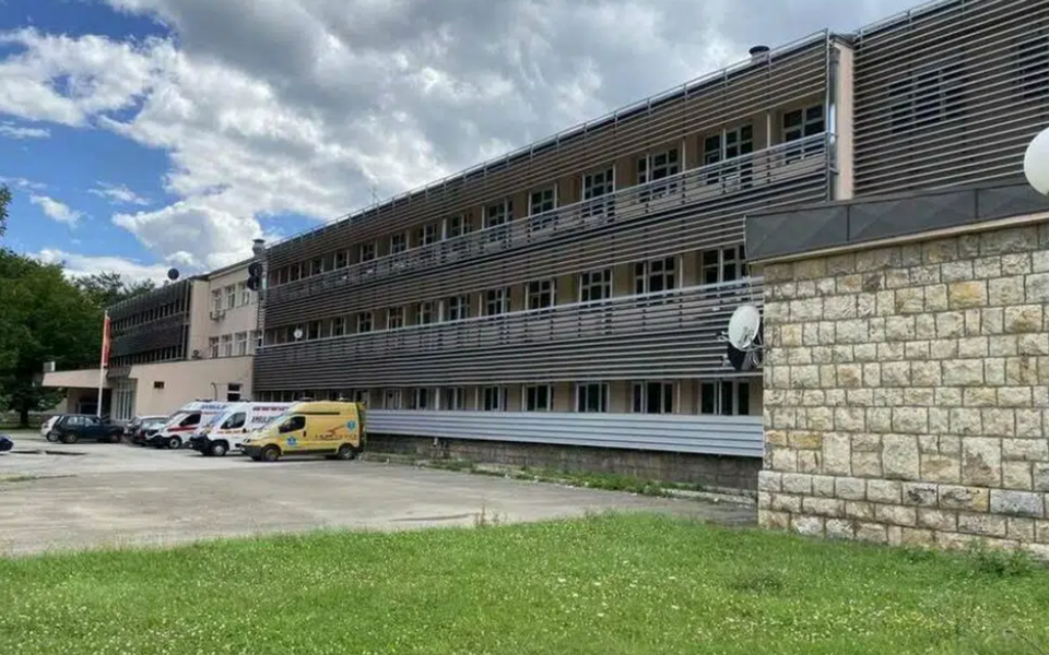 U bolnici bez psihijatra, vezana pa ostavljena bez nadzora