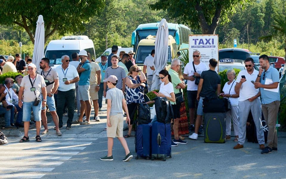 Aerodrom Tivat ima kapacitet da za sat opsluži 650 putnika, a ne 1.500