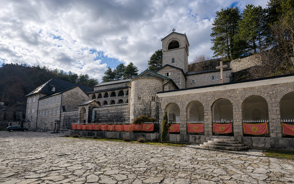 Iz riznice Cetinjskog manastira nestalo 19 kulturnih dobara