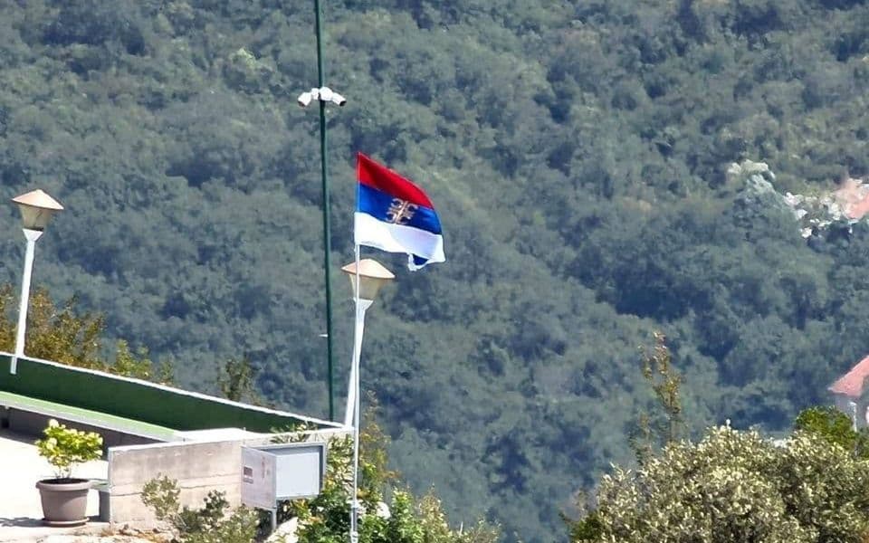 Predsjednik Opštine Konavle: Na teritoriji Crne Gore danas istaknuta srpska zastava