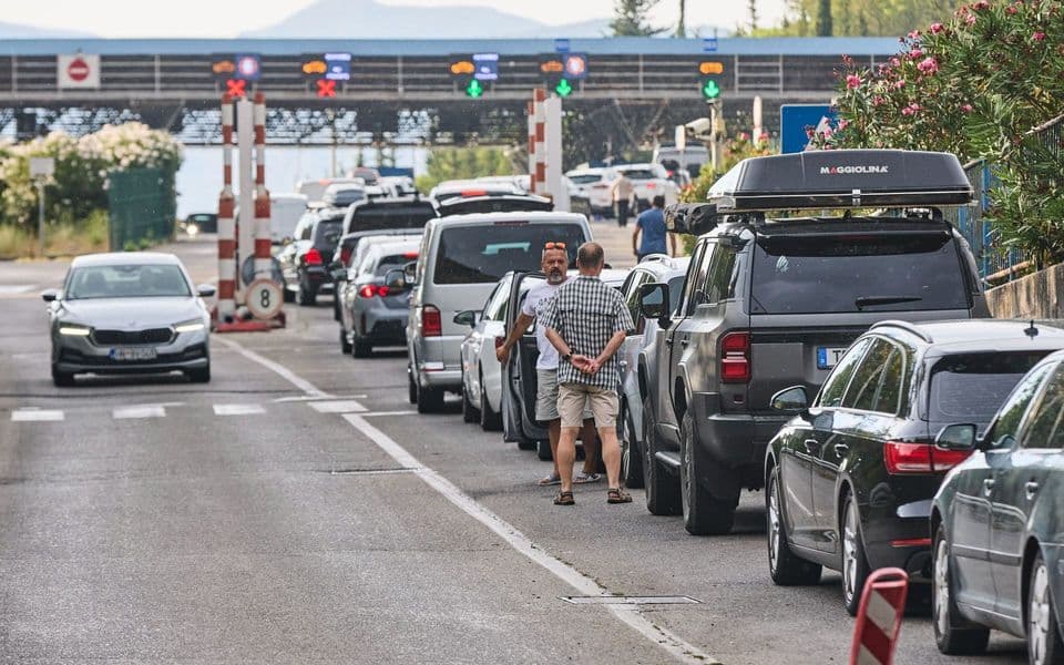 Granični prelazi se moraju proširiti da bi se izbjegao kolaps