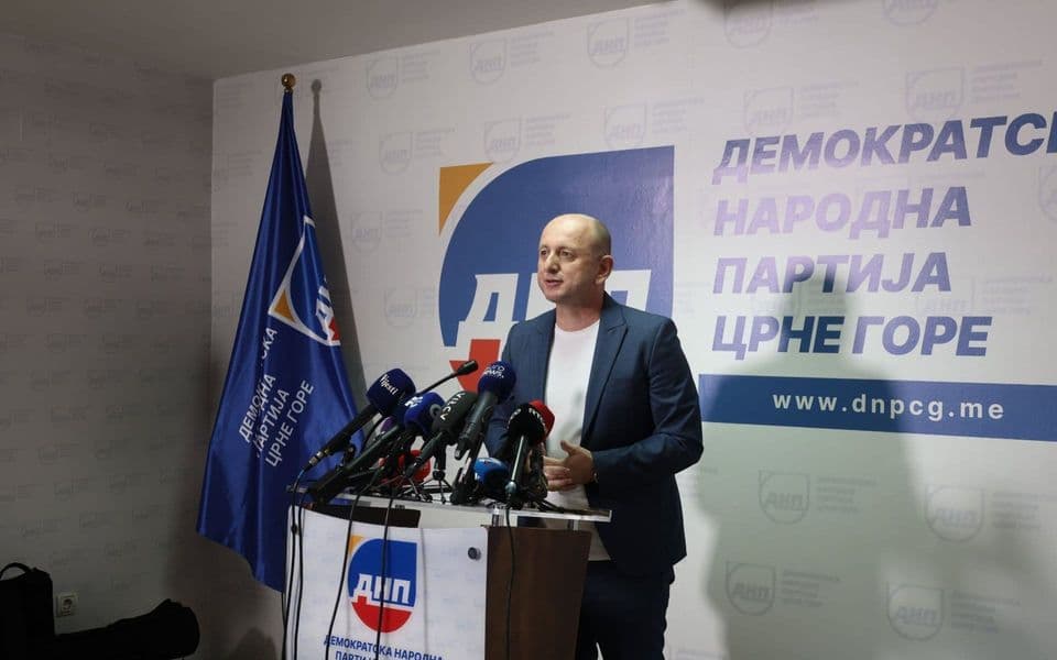 Knežević: Crna Gora ima premijera koji je pripadnik Vojske Srbije