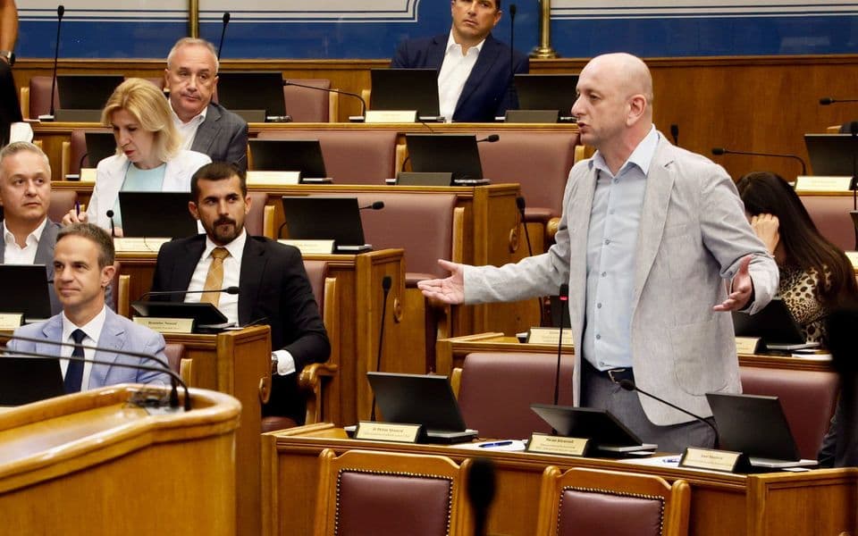 Knežević o govoru Mićanovića: Zastiđe, svaka čast Katiću što mu nije dozvolio da ga pročita