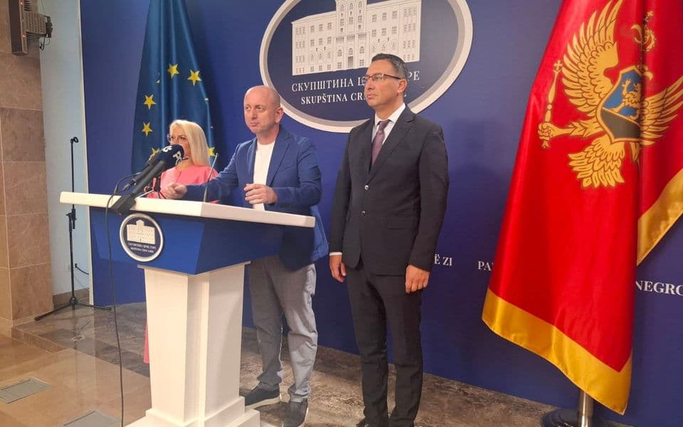 Knežević: Nijedan poslanik iz vlasti nije potpisao inicijativu za interpelaciju o radu Ervina Ibrahimovića