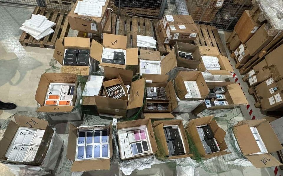 Podgoričanin pokušao da prokrijumčari telefone vrijedne 2,6 miliona eura