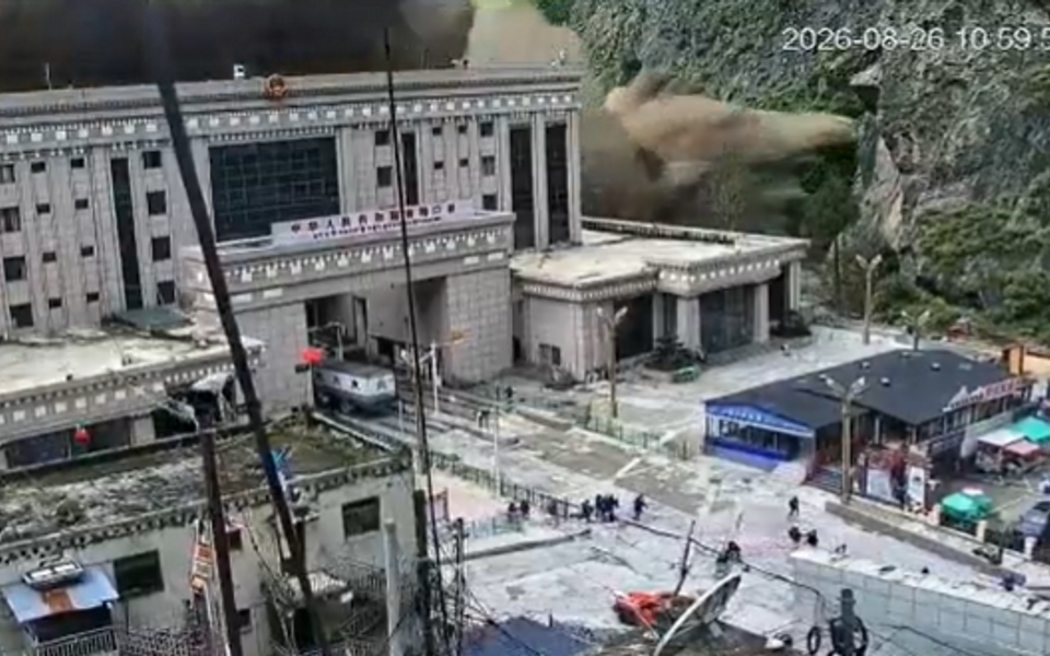 (VIDEO) Otkriven uzrok katastrofe u Nepalu: 160 mrtvih, 600 nestalih