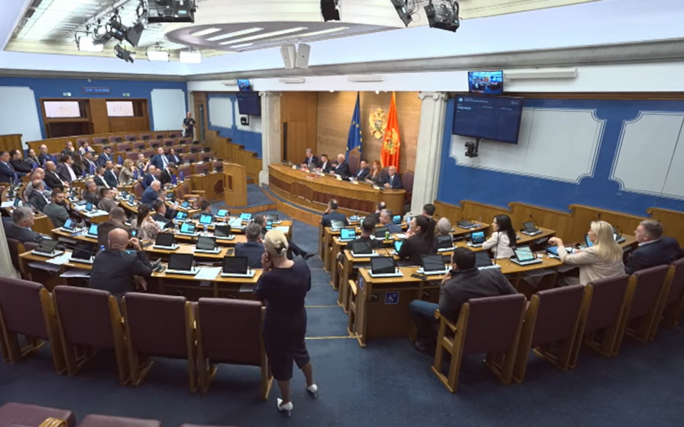 Skupština usvojila ustavne izmjene o ukidanju imuniteta funkcionerima