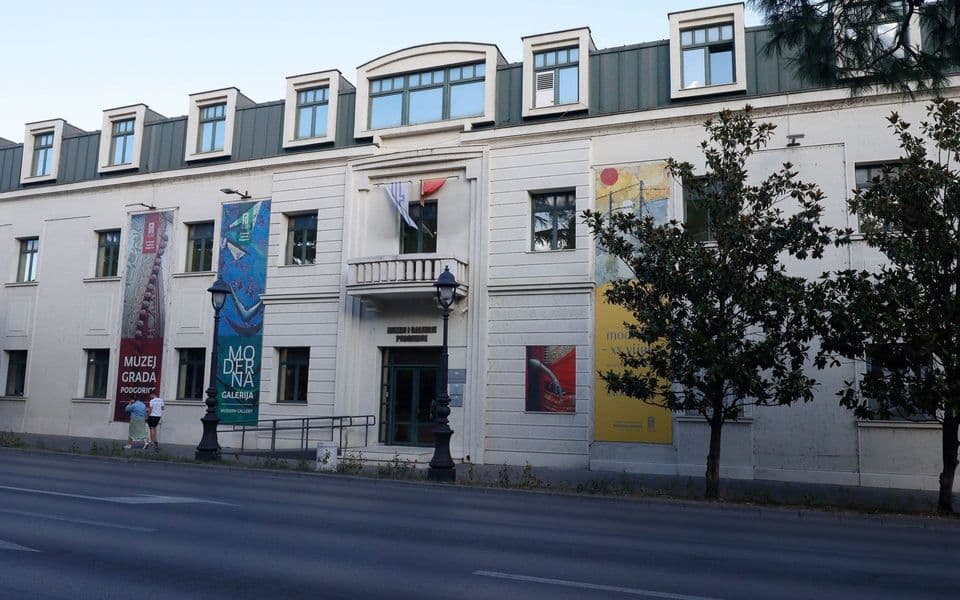 Direktoru i sumnja bila dovoljna da ustvrdi da su predmeti pronađeni