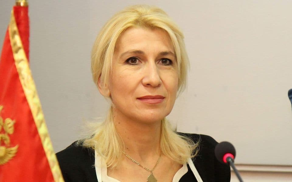 Autentičan, ali i raznovrstan modni stil Nele Savković-Vukčević