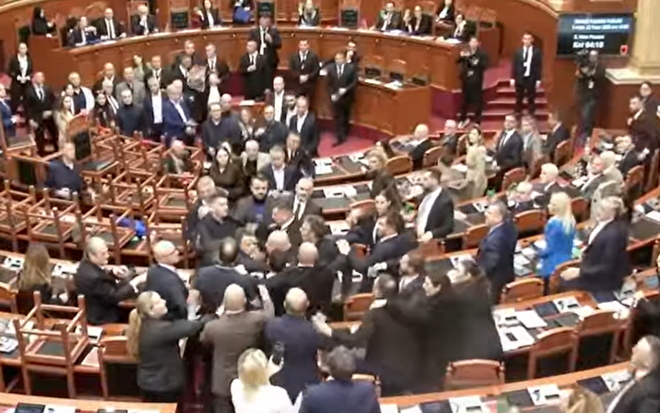(VIDEO) Tuča u parlamentu Albanije